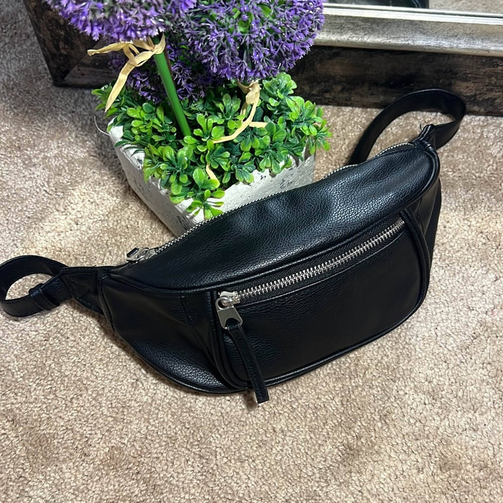 BLACK Faux leather Fanny pack